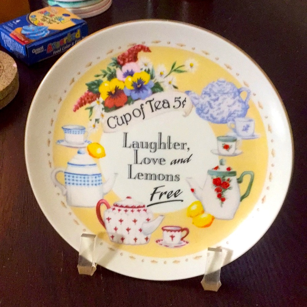 Porcelain plate w/ acrylic stand